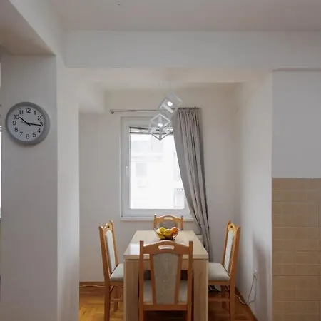 Central Apartment Апартаменти *